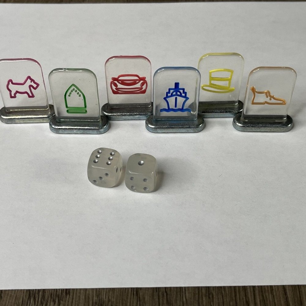 Monopoly Revolution 2010 Replacement Pieces Tokens/Movers Lot Of 6 Plus 2 Dice - Picture 1 of 7